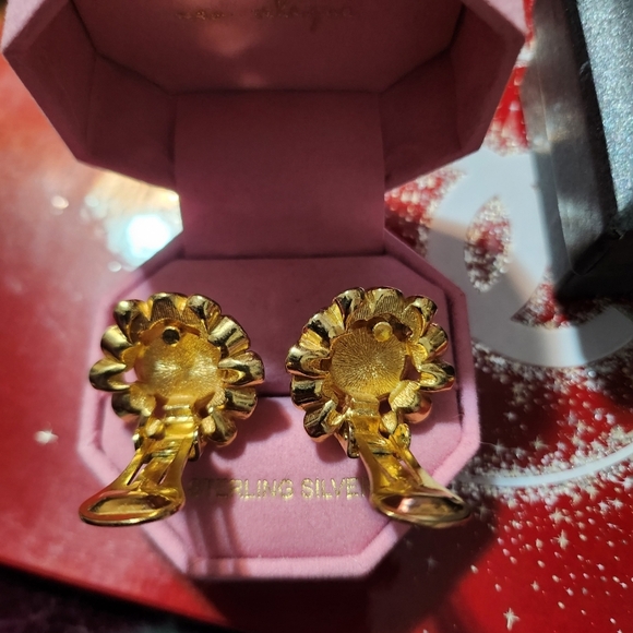 Christian Dior Vintage Signed Clip-on earrings - Picture 11 of 15